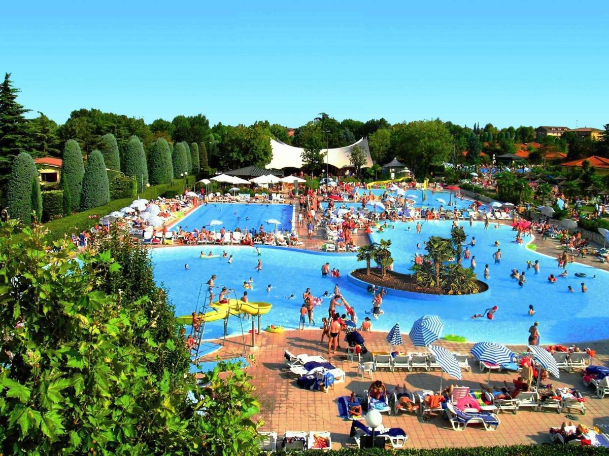 Camping Bella Italia In Peschiera Del Garda - Gardasee Exterior photo